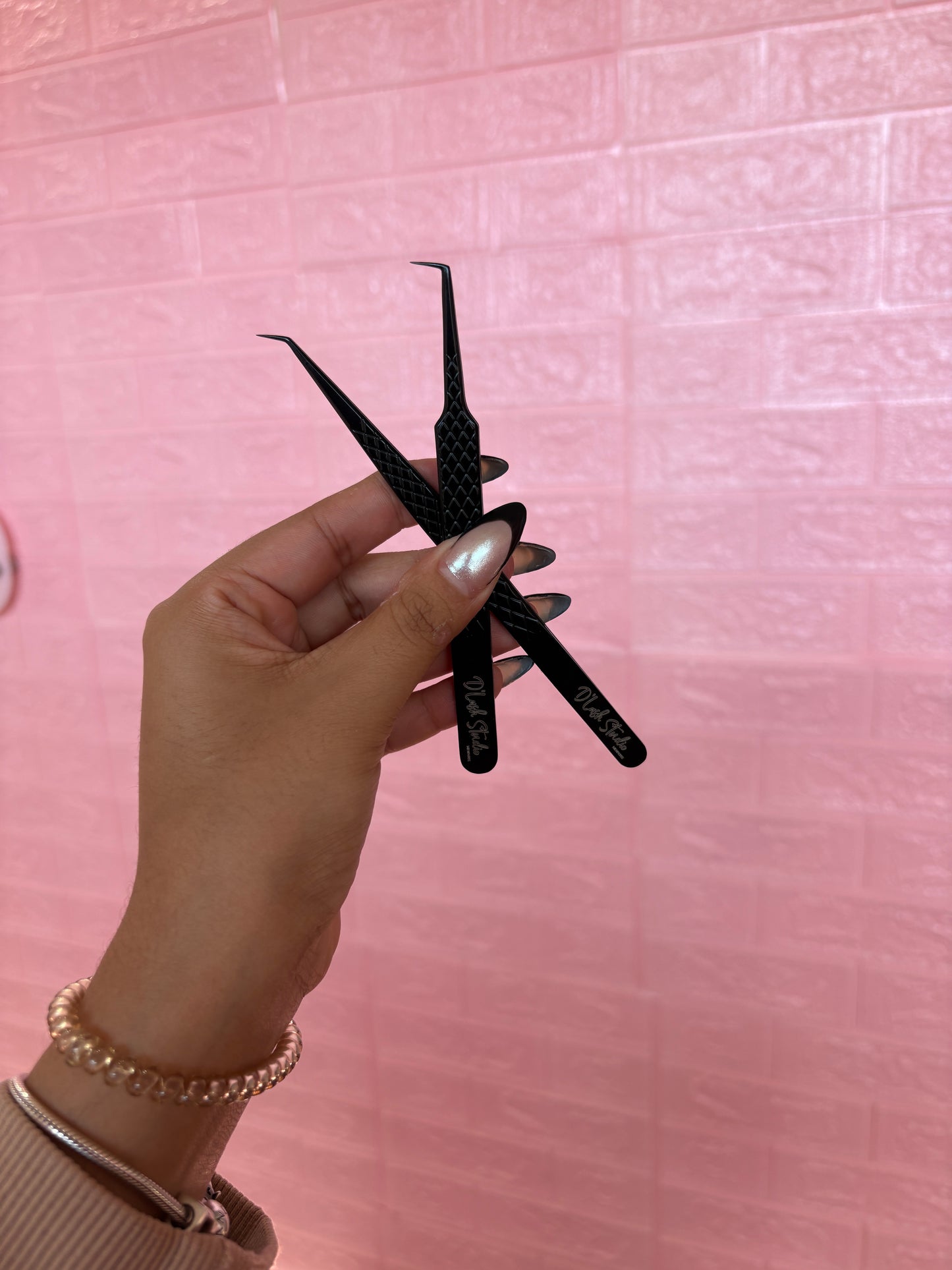 "Poppin!" Isolation Lash Tweezer